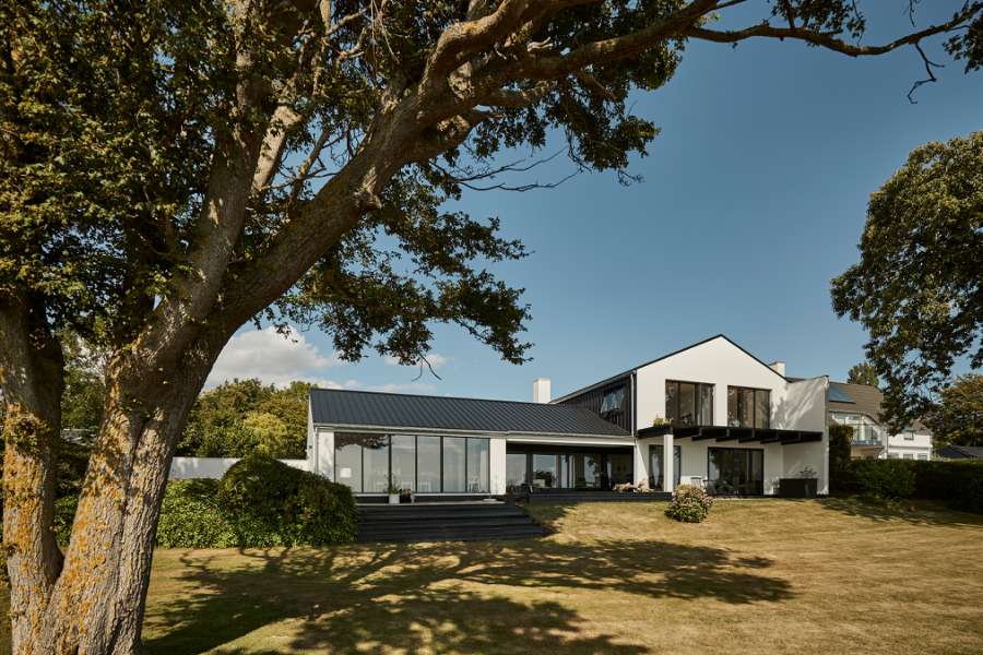 Fin tag- og facadeløsning på Fyn, Strandvej 54B, Ballen, 5762 Vester Skerninge